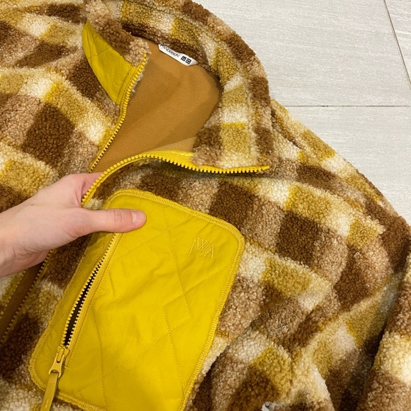 Uniqlo x J.W. Anderson Windproof Fleece Jacket featuring a signature check Large - Picture 5 of 11